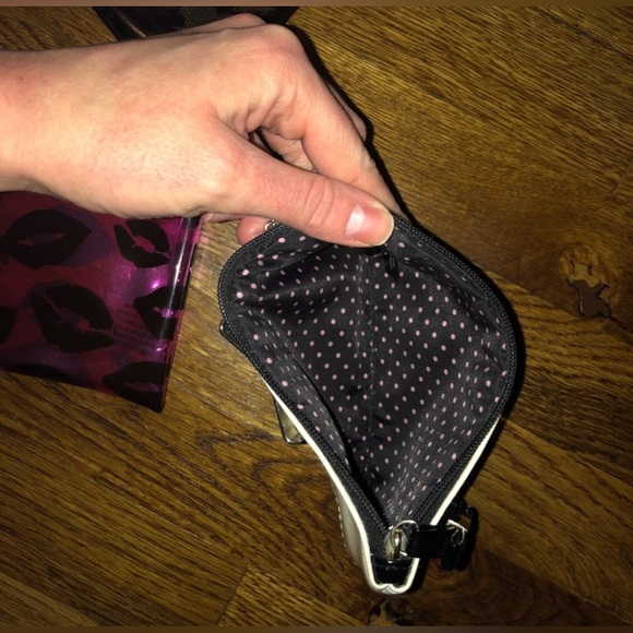 Lot of 3 Victoria’s Secret wristlets - Picture 6 of 6